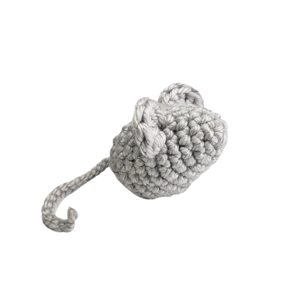 crocheted mouse in grey